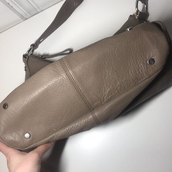 Danier Leather Shoulder bag/Handbag in beige - Picture 8 of 15